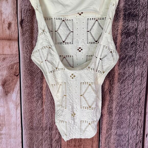 Frankie's Bikinis Swimsuit One Piece Juliet Cheeky Cream XS Lace Trim Jacquard - Picture 6 of 8